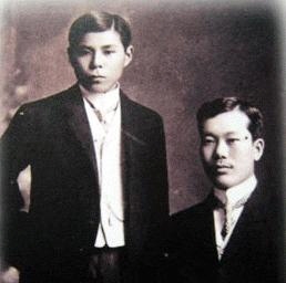 �N�H���f��i���j�ƃt�@��=�{�C=�`���E